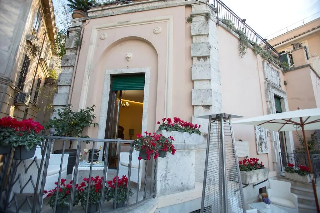**** מלון רומא Royal Suite Trinita Dei Monti איטליה