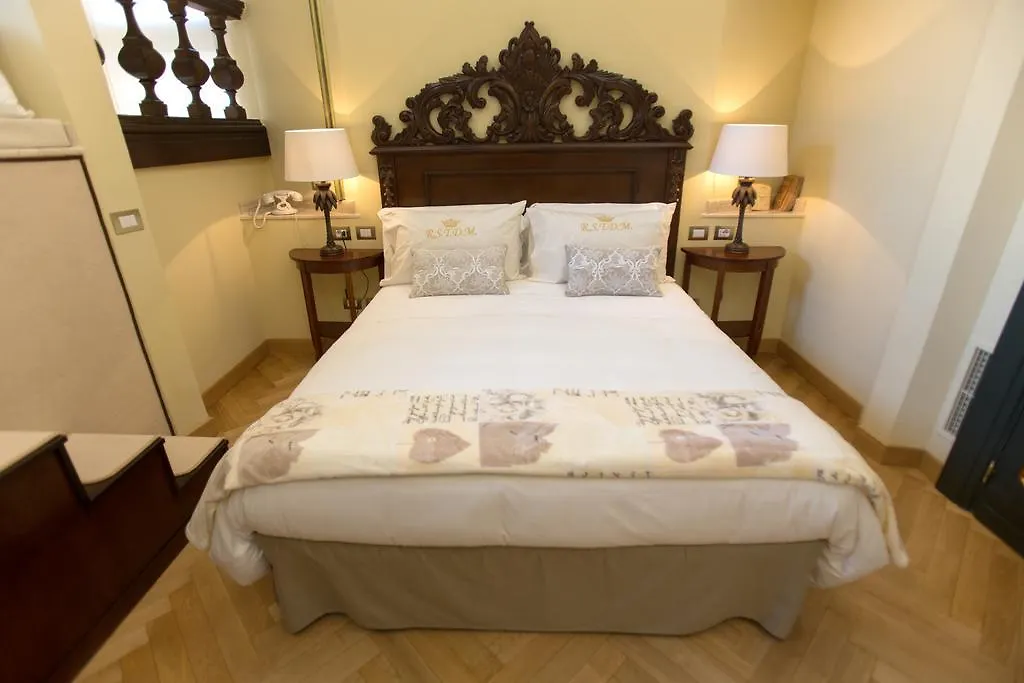 רומא Royal Suite Trinita Dei Monti 4*,  איטליה