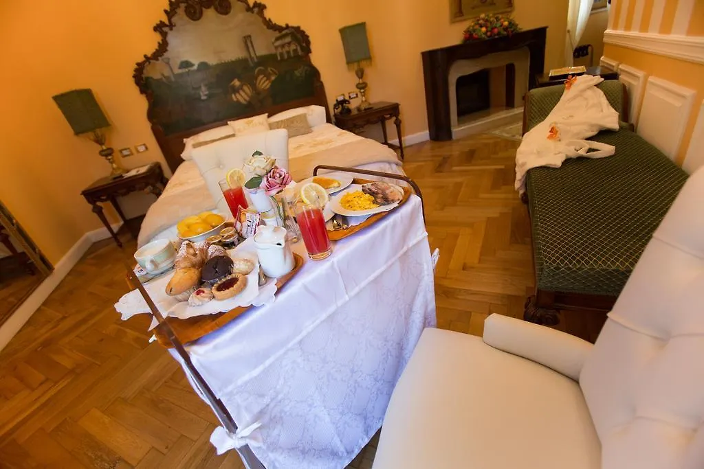 רומא Royal Suite Trinita Dei Monti 4*,  איטליה